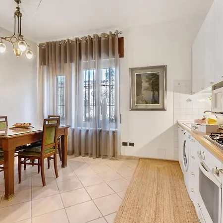 Via T Da Vico 11 House Verona