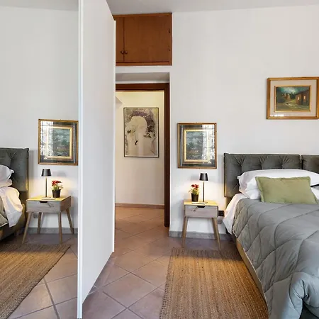 Via T Da Vico 11 House