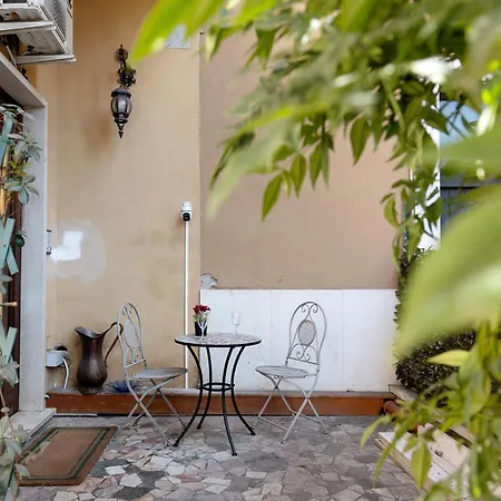 Via T Da Vico 11 House Apartment
