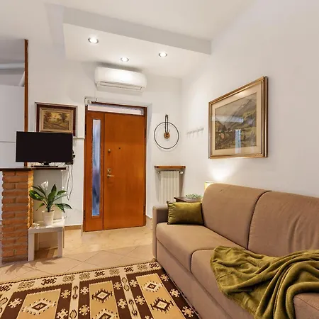 Via T Da Vico 11 House *