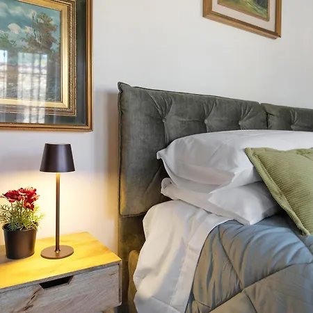 Via T Da Vico 11 House Apartament *